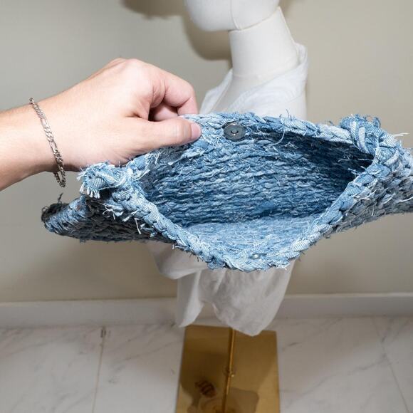Upcycled denim crochet bag / Crochet purse - Picture 5 of 5